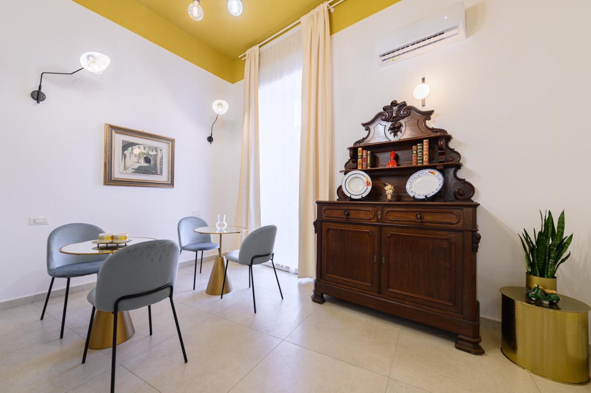 Into Mann Hotel Наполи Екстериор снимка