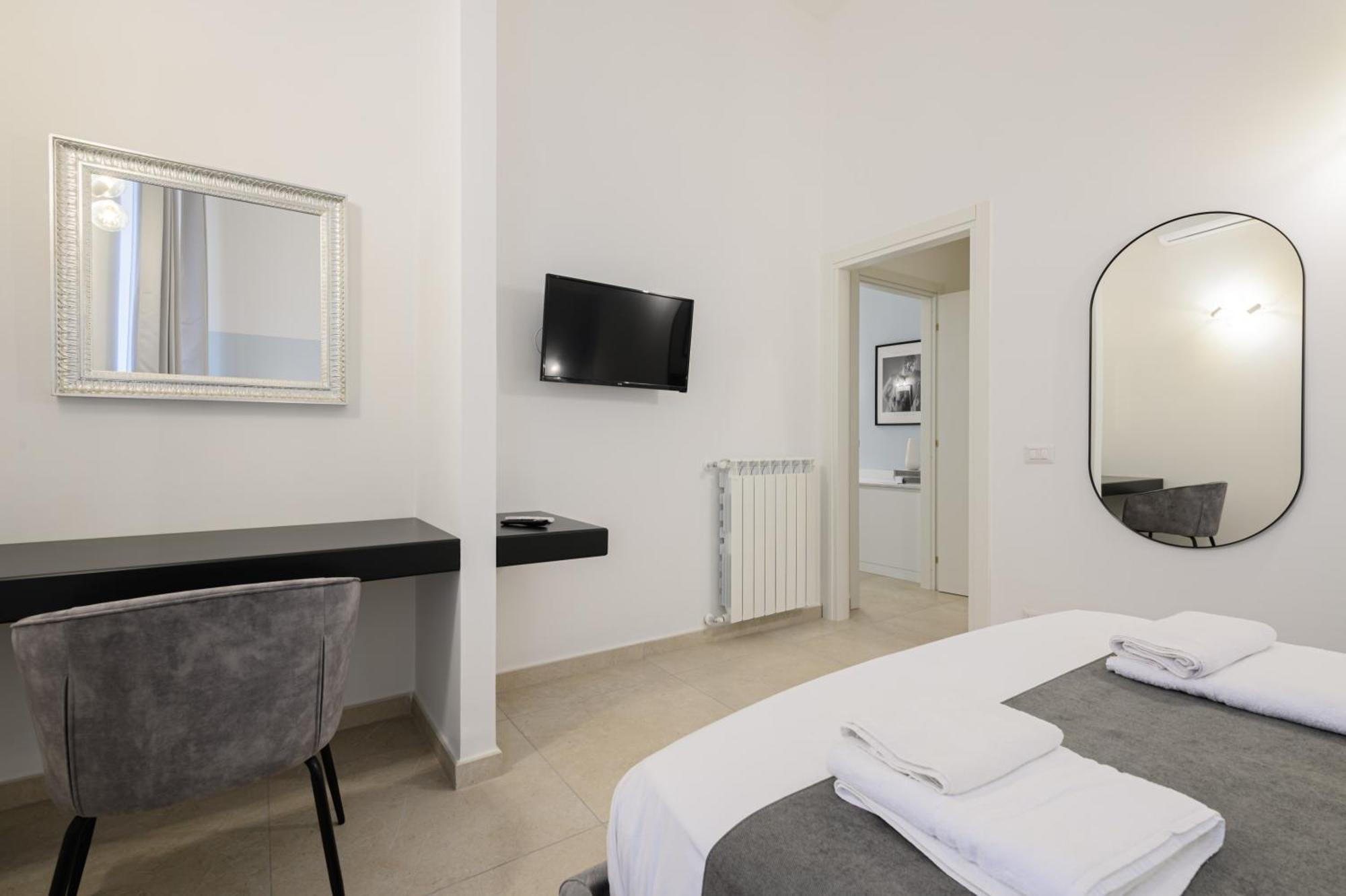 Into Mann Hotel Наполи Екстериор снимка