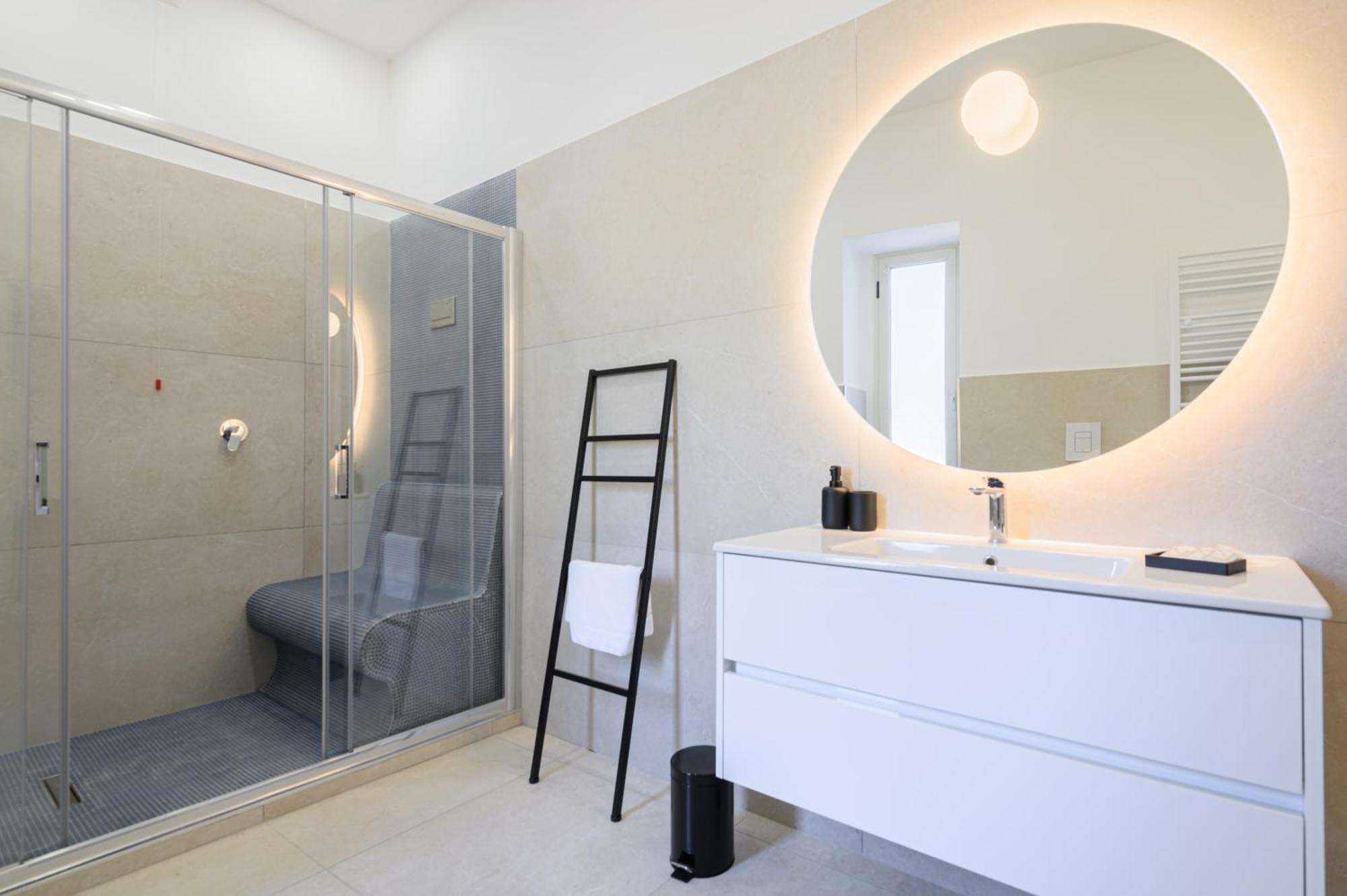 Into Mann Hotel Наполи Екстериор снимка