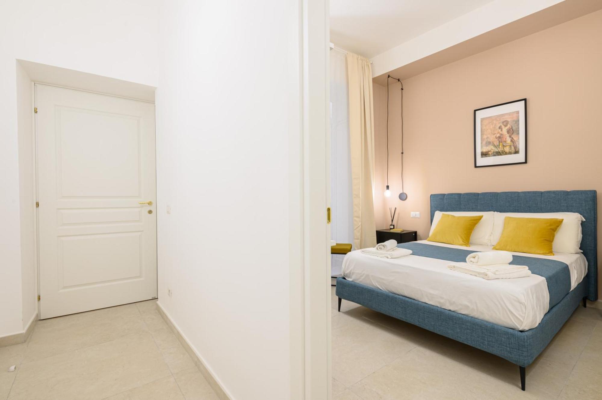 Into Mann Hotel Наполи Екстериор снимка