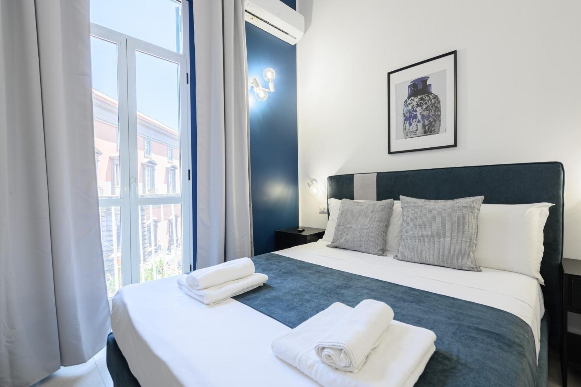 Into Mann Hotel Наполи Екстериор снимка
